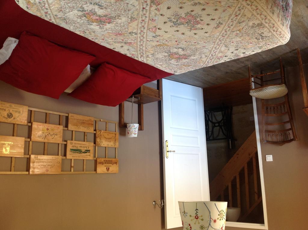 Hotel La Petite Madeleine Castillon-la-Bataille Habitación foto