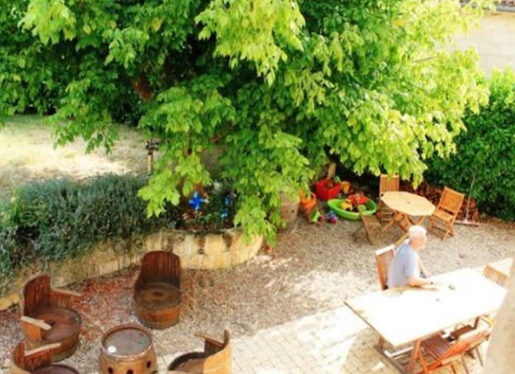 Hotel La Petite Madeleine Castillon-la-Bataille Exterior foto